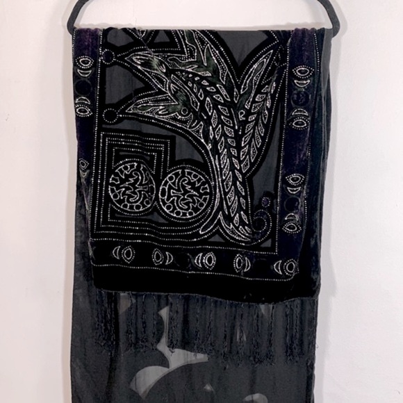 Boho Fringe Metallic Embellishments 18”Wide x 60” Long Felt Black Table Runner - Picture 11 of 13